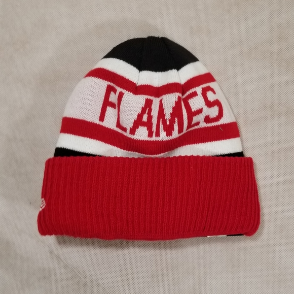 New Era Calgary Flames Beanie - Picture 2 of 2